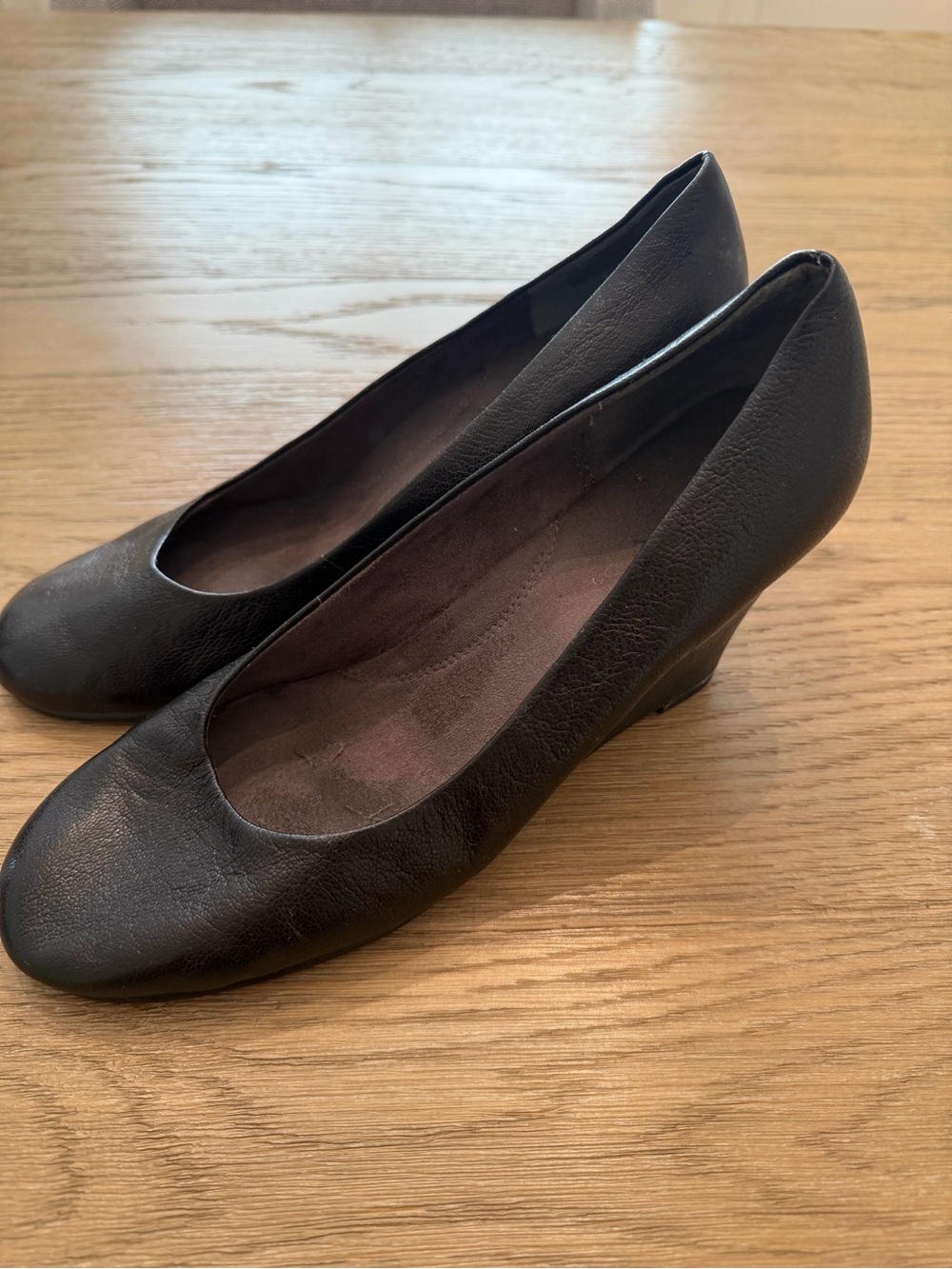 AEROSOLES Black Low Wedge Pumps